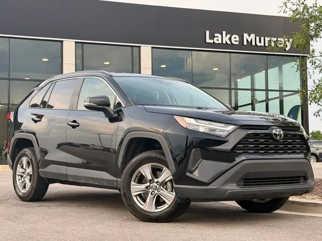 2023 Toyota RAV4 XLE FWD photo
