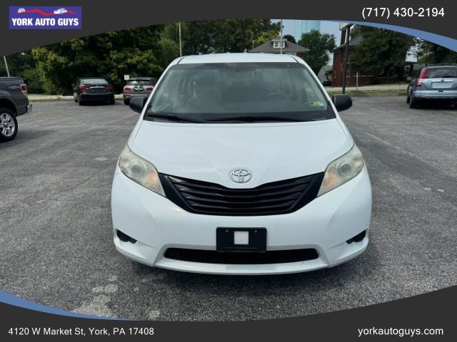 2015 Toyota Sienna L FWD photo