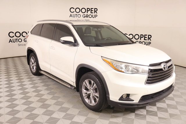2015 Toyota Highlander XLE FWD photo