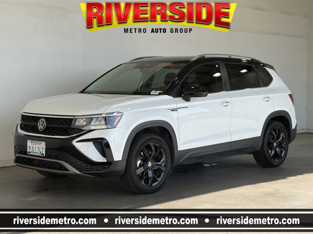 2023 Volkswagen Taos SE FWD photo