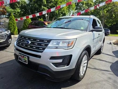 2017 Ford Explorer Base 4WD photo