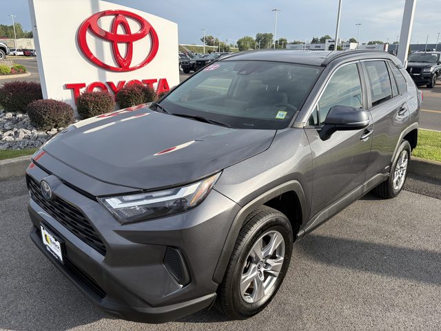 2022 Toyota RAV4 Hybrid XLE AWD photo