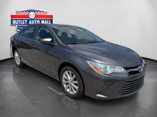 2016 Toyota Camry FWD photo