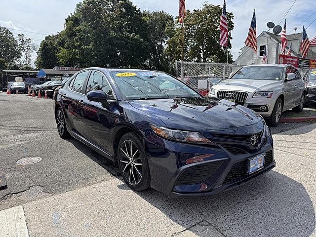 2021 Toyota Camry SE FWD photo