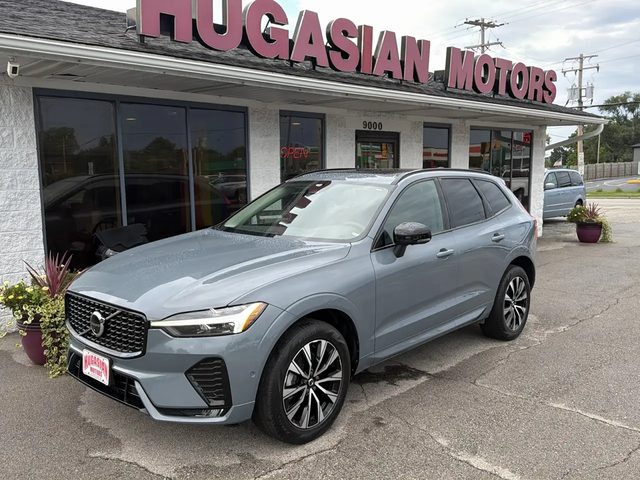 2023 Volvo XC60 Plus Dark Theme AWD photo