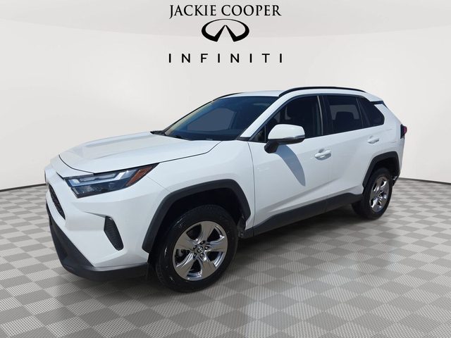 2023 Toyota RAV4 XLE FWD photo