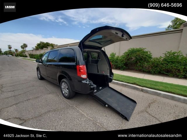 2018 Dodge Grand Caravan SE FWD photo