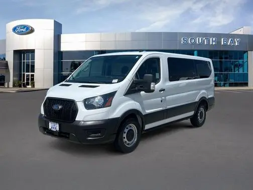 2022 Ford Transit Passenger Wagon XL RWD photo