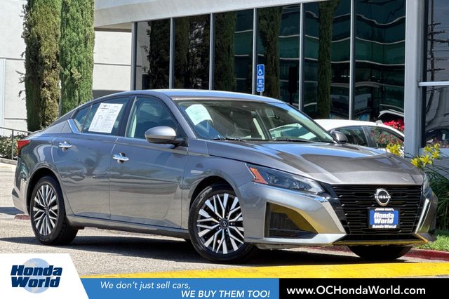 2023 Nissan Altima 2.5 SV FWD photo