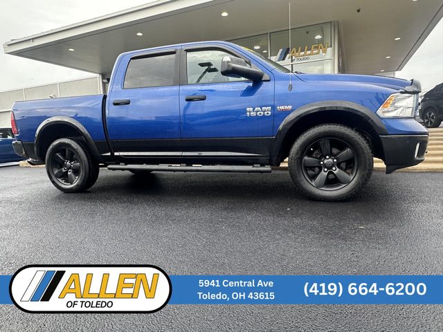 2017 Ram 1500 SLT 4WD photo