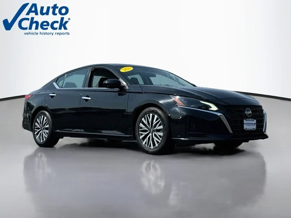 2023 Nissan Altima 2.5 SV FWD photo