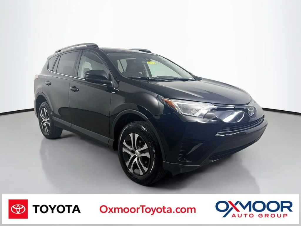 2018 Toyota RAV4 LE FWD photo