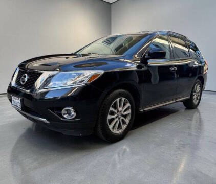 2016 Nissan Pathfinder SV FWD photo
