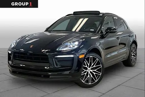 2022 Porsche Macan  AWD photo