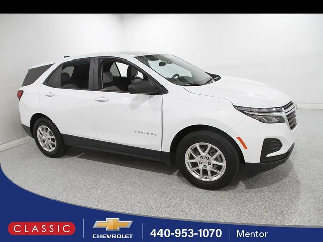 2022 Chevrolet Equinox LS FWD photo