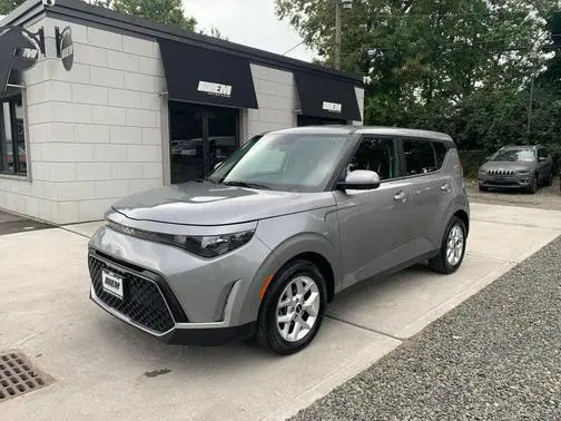 2023 Kia Soul LX FWD photo