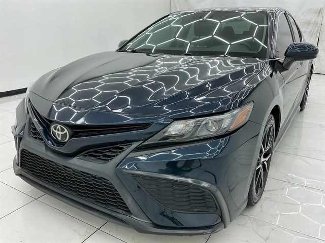 2021 Toyota Camry SE FWD photo