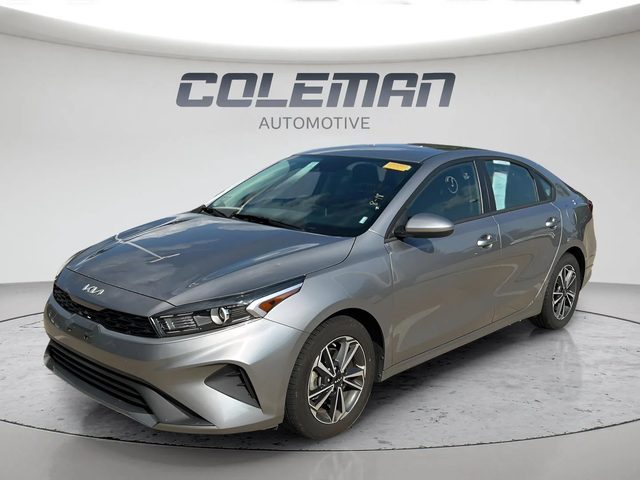 2023 Kia Forte LXS FWD photo