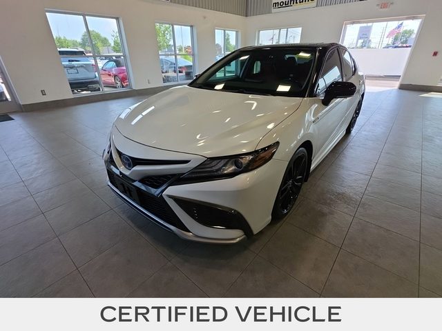 2021 Toyota Camry Hybrid XSE FWD photo