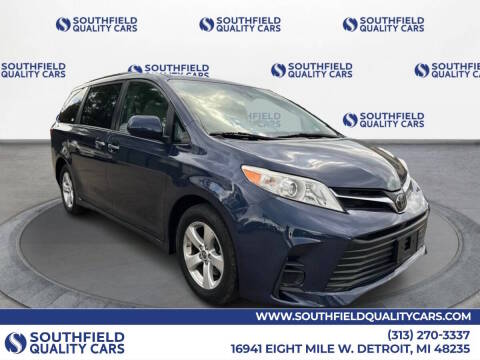 2020 Toyota Sienna LE FWD photo