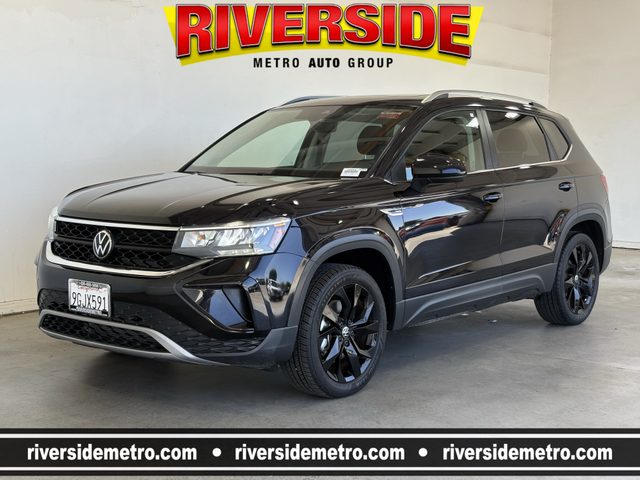 2023 Volkswagen Taos SE FWD photo