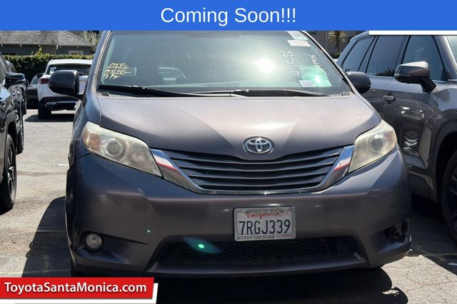 2016 Toyota Sienna XLE FWD photo