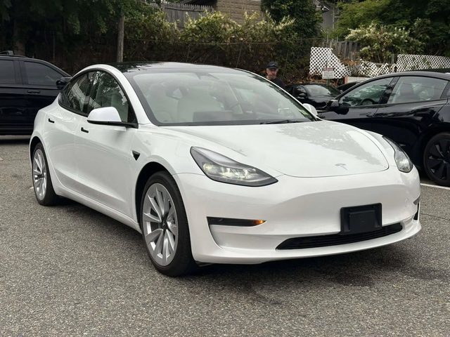 2023 Tesla Model 3 RWD photo