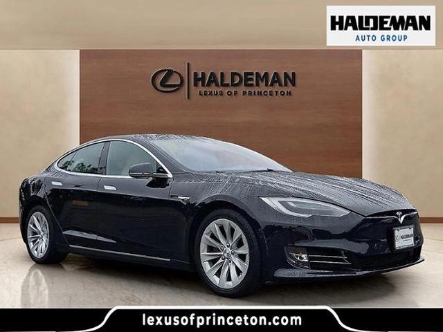 2016 Tesla Model S 60 RWD photo