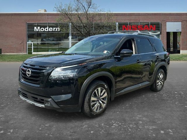 2022 Nissan Pathfinder SL FWD photo