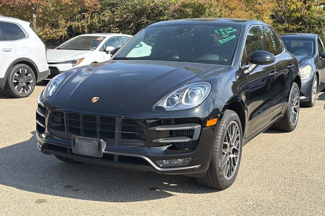2015 Porsche Macan Turbo AWD photo