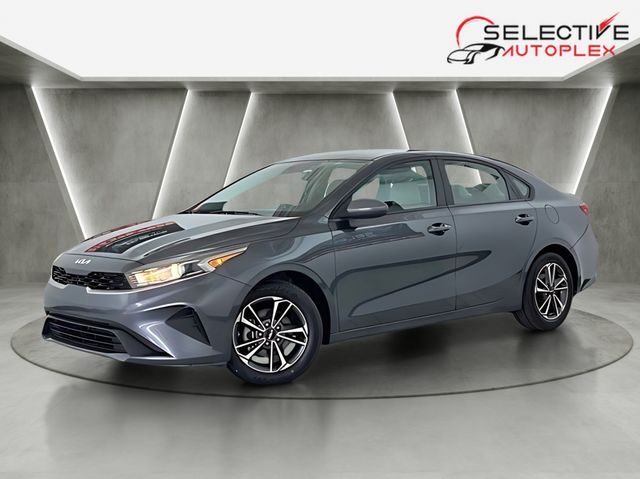 2022 Kia Forte LXS FWD photo