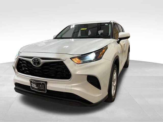 2022 Toyota Highlander L FWD photo