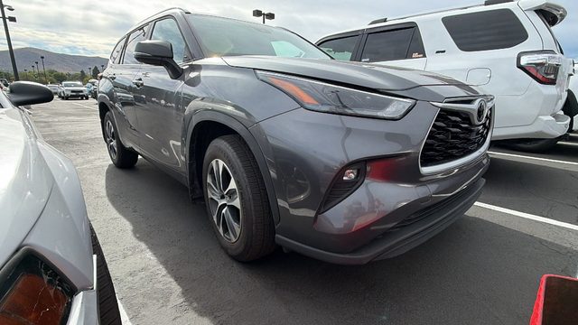 2023 Toyota Highlander XLE AWD photo