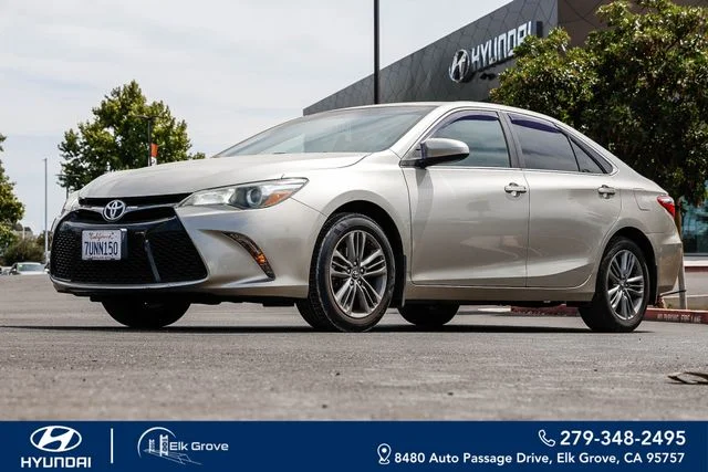 2017 Toyota Camry SE FWD photo