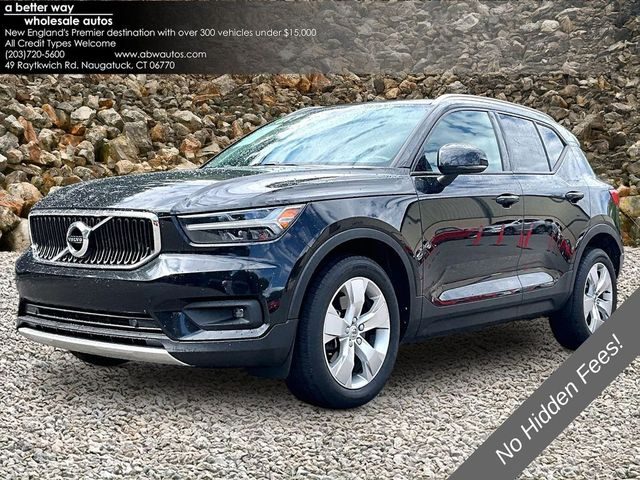 2021 Volvo XC40 Momentum FWD photo