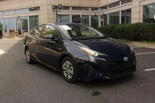 2017 Toyota Prius Three FWD photo