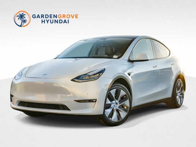 2022 Tesla Model Y Long Range AWD photo