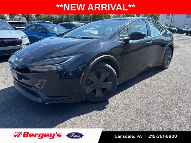 2023 Toyota Prius LE FWD photo