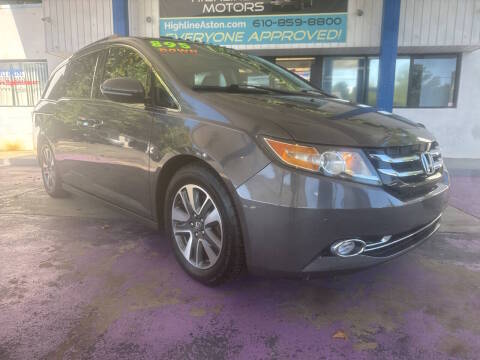 2015 Honda Odyssey Touring FWD photo