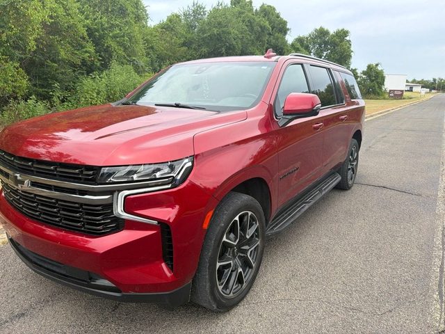 2022 Chevrolet Suburban RST 4WD photo