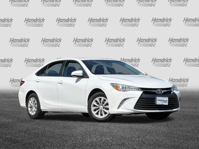 2016 Toyota Camry LE FWD photo