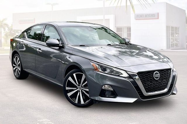 2022 Nissan Altima 2.5 Platinum AWD photo