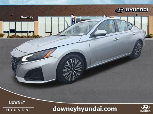 2023 Nissan Altima 2.5 SV FWD photo