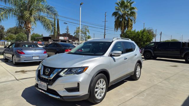 2018 Nissan Rogue SV FWD photo
