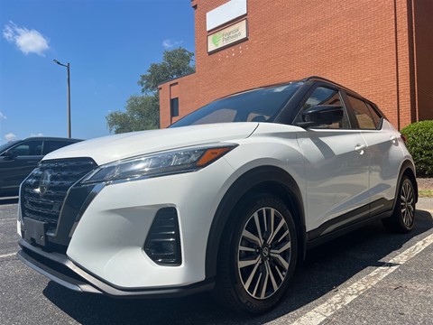 2021 Nissan Kicks SR FWD photo