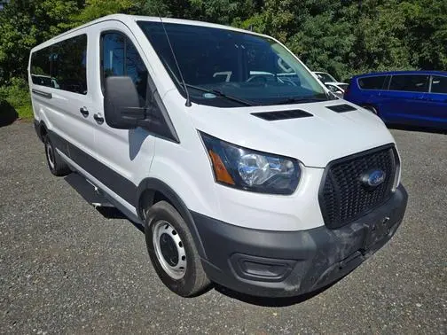 2021 Ford Transit Passenger Wagon XL RWD photo