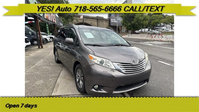 2017 Toyota Sienna XLE AWD photo