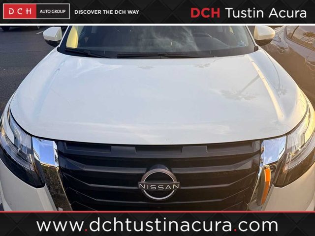 2022 Nissan Pathfinder SL FWD photo