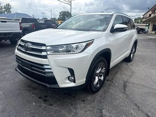 2017 Toyota Highlander Limited AWD photo