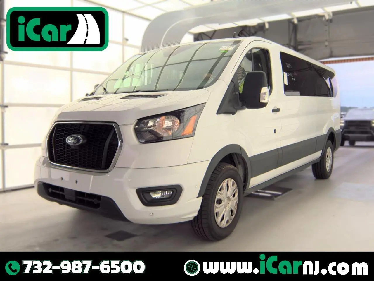 2023 Ford Transit Passenger Wagon XLT RWD photo